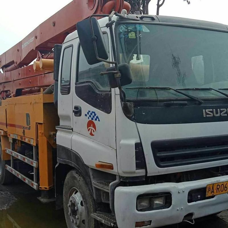 6 4 Lhd محرك الوضع مستعملة شاحنة مضخة الخرسانة Isuzu Putzmeister العلامة التجارية