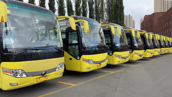 Yuchai Engine مستعمل Yutong Bus Coach Zk6107 Passenger 2 + 3 Layout 60seats