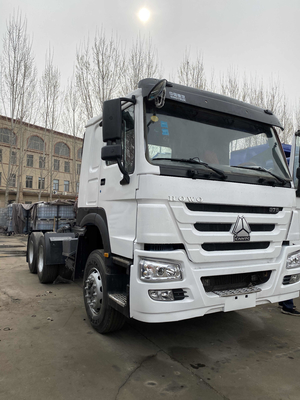 شاحنة جرار Sinotruck Howo الثقيلة المستخدمة مع محرك Weichai 371HP الطلاء الجديد