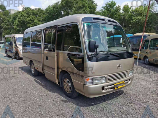 23-29 مقعدًا تستخدم Toyota Bus Toyota Coaster حافلة مستعملة مع ديكور داخلي فاخر