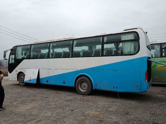حافلة سياحية مستعملة 51 مقعدًا باللون الأبيض تستخدم Yutong Bus Yuchai Engine ZK6110