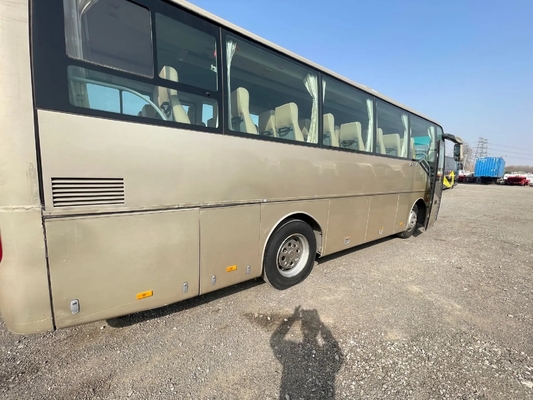 Old Coach Bus 37 مقعدًا ناقل حركة يدوي محرك خلفي LHD يستخدم مكيف هواء Golden Dragon XML6857