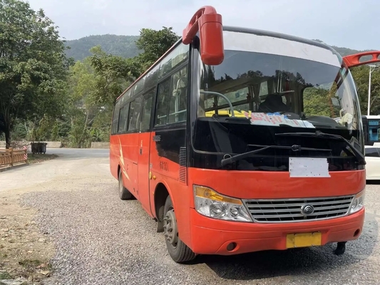 مستعملة حافلة 30 مقعدًا خارجيًا للباب المتأرجح للنافذة المنزلقة محرك أمامي يستخدم Yutong Bus ZK6752D
