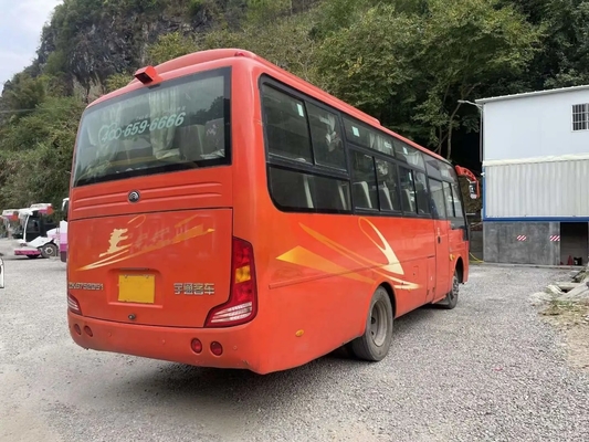 مستعملة حافلة 30 مقعدًا خارجيًا للباب المتأرجح للنافذة المنزلقة محرك أمامي يستخدم Yutong Bus ZK6752D