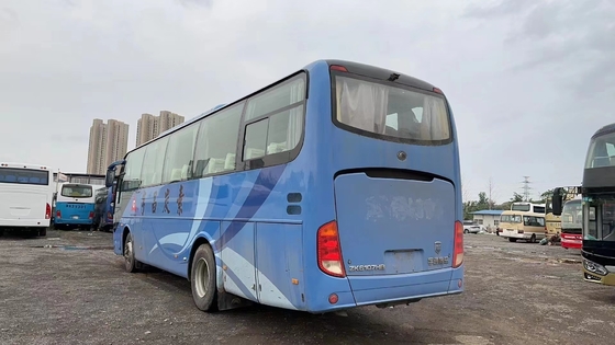 مستعملة ميكروباص 60 مقعد 2 + 3 مقاعد تخطيط محرك Yuchai مكيف هواء أزرق اللون مستعمل يونغ تونغ حافلة ZK6107