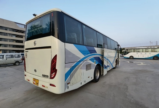 حافلات فاخرة مستعملة 2 أبواب 80٪ جديدة 47 مقعد ثاني Golden Dragon Bus XML6102 Yuchai Engine 6 Cyliders with A / C