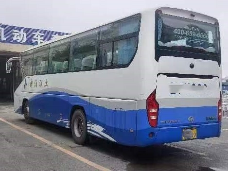 حافلات فاخرة مستعملة 47 مقعدًا 2 أبواب ركاب 11 متر محرك نادر طويل A / C اليد الثانية Young Tong Bus ZK6117