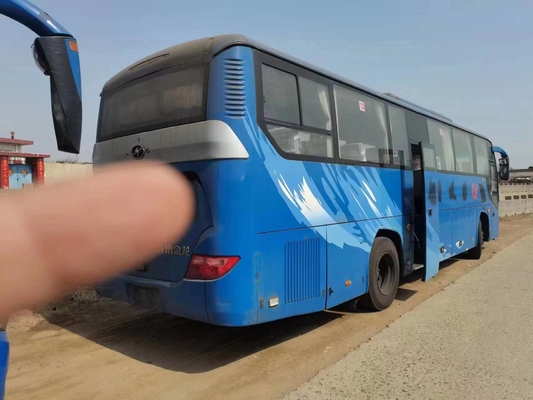 حافلة ديزل مستعملة لون أزرق 59 مقعدًا محرك Yuchai 280hp 2 + 3 مقاعد تخطيط محرك اليد الثانية Higer Bus KLQ6115