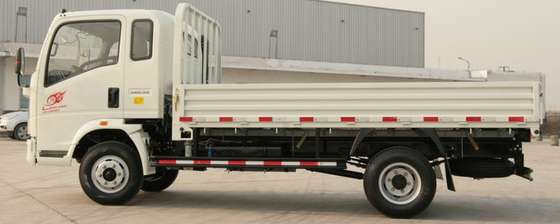 شاحنات صغيرة مستعملة 4 × 2 وضع القيادة تحميل 4-6 طن محرك اليد اليمنى Sinotruck Howo Lorry Truck