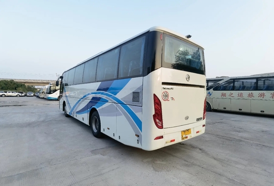 حافلة سفر مستعملة لعام 2017 باب الركاب الأوسط 47 مقعدًا لإغلاق النافذة Yuchai Engine Golden Dragon XML6102