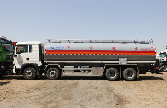 حاوية النفط المستعملة 30000 لتر Howo T5G ناقلة النفط شاحنة 4 محاور سيارة مع النوم