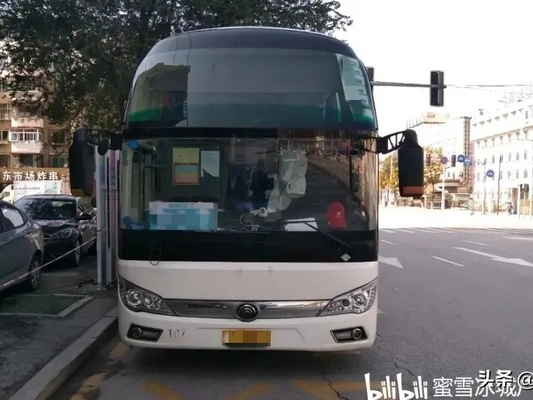 حافلة مستعملة 2018 سنة Yutong الحافلة ZK6122 مزدوجة الباب 56 مقعد برعم أوراق الربيع LHD