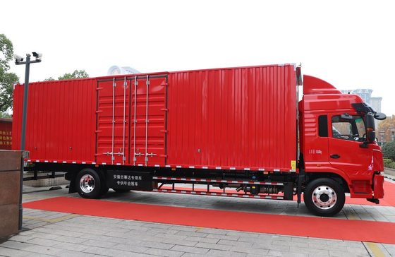 شاحنة مستعملة شاحنة شحنات عريضة جناح نوع مربع شاحنة شاحنة JAC * 4 * 2 إطارات خلفية مزدوجة 3 مقاعد