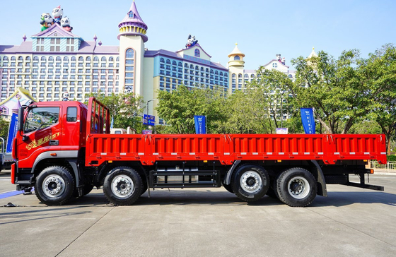 شاحنة شحن صينية مستعملة محرك يوتشاي 270 حصان 8 * 2 وضع القيادة مقعدين سرير واحد
