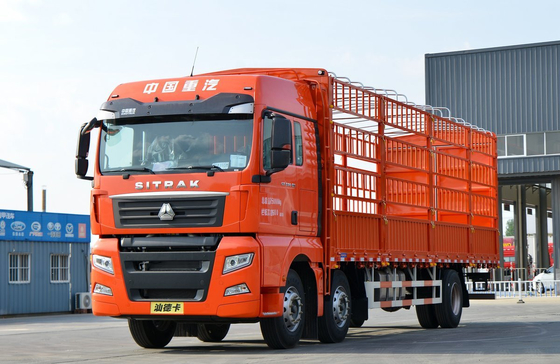شاحنة شحن Howo مستعملة SITRAK G7 نموذج 6 * 2 شاحنة شاحنة ورقة الربيع 8.6 متر مربع طويل