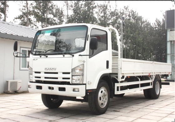 شاحنة شحن من صف واحد إيسوزو 10 طن شاحنة شاحنة 4 × 2 5.5 متر مربع طويلا يورو 4 كابينة مسطحة