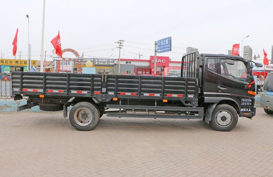 شاحنة شحن خفيفة جديدة لون أسود 145 حصان محرك ديزل تحميل 8 طن سيارة واحدة ونصف