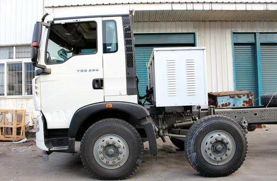 شاحنة سينو تيبر هوو هومبر شاسية 8 × 4 سيارة واحدة مقعدين LNG 290hp 9.2 متر طويل