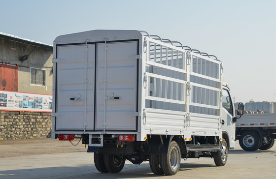 شاحنات الشحن الصغيرة SAIC شاحنة خفيفة مربع السياج 4 أمتار محرك ديزل ذو محور واحد 95 حصان