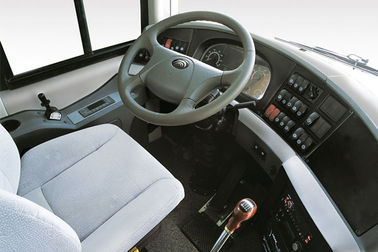 55 مقاعد Yutong Used Coach Coaches Euro 4 Emission Standard 100 Km / H السرعة القصوى