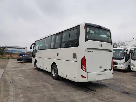 تستخدم حافلة Golden Dragon Bus الخلفية المحرك 38 مقعدًا XML6907 LHD