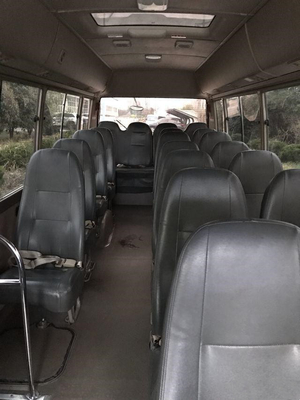 حافلة Toyota Coaster Bus 3TR التي تعمل بالبنزين مستعملة 23 مقعدًا في 2013 سنة الاستخدام