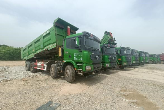 Shacman Heavy Truck مستعملة X3000 8 * 4 شاحنة قلابة 430hp 7.6m Dumper