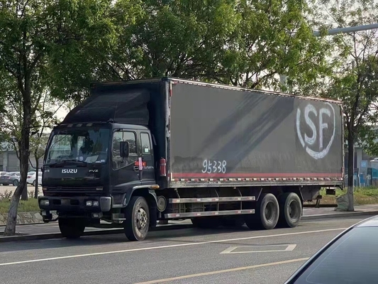 ISUZU Cargo Truck Second Hand Box نوع شاحنة علبة التروس السريعة بطول 9.6 متر
