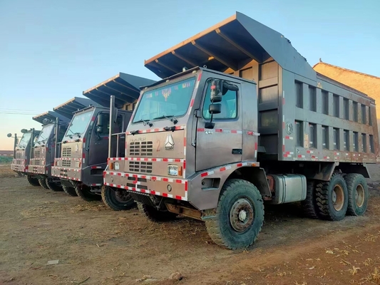تستخدم Sino HOWO قلابة شاحنة قلابة مع محرك 430HP حمولة 120 طن تستخدم في المناجم