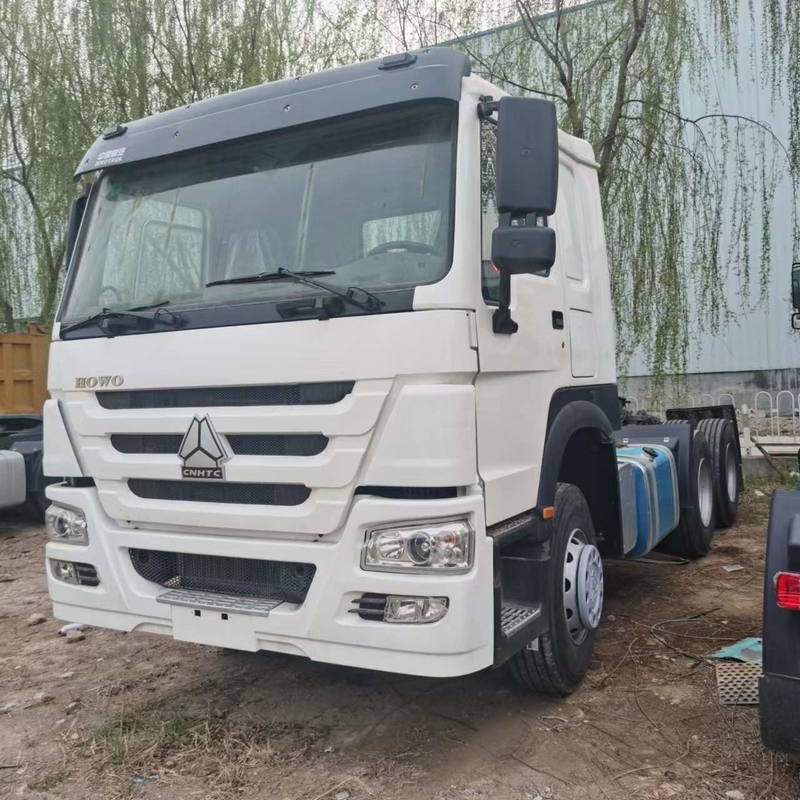 الثقيلة 10 عجلات مستعملة Sinotruck Howo مستعملة شاحنة جرار مع محرك Weichai