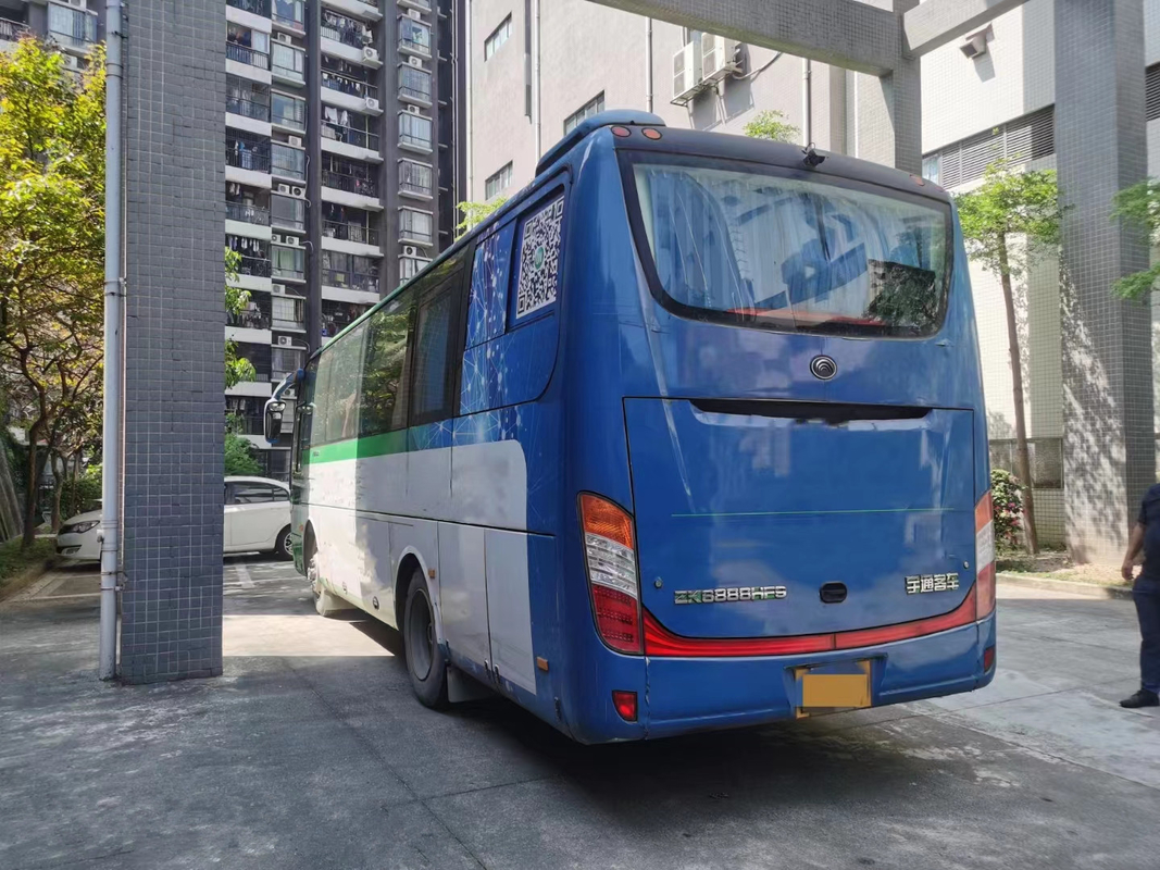 39 مقعدًا تستخدم Yutong Bus ZK6888 Coach RHD Steering Diesel Engines للنقل