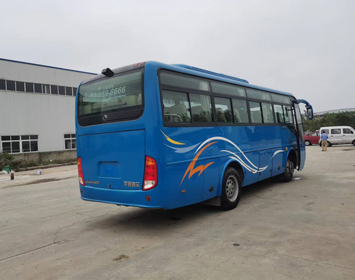 37 مقعدًا تستخدم Yutong Bus ZK6842D Front Engine Coach RHD Steering للنقل