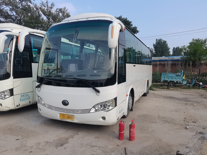 39 مقعدًا ZK6908 تستخدم Yutong Bus لنقل محركات الديزل LHD