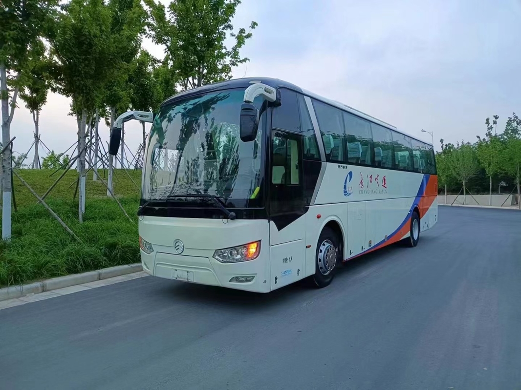 51 مقعدًا Rhd الخلفي محرك الحافلات الباصات الذهبية Golden Dragon XML6113 ببابين Euro IV