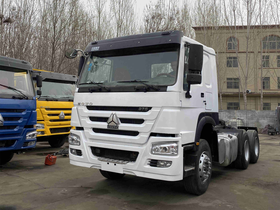 HOWO مستعملة شاحنة جرار 6 * 4 محرك اليد اليسرى 375 / 371hp 2019-2020