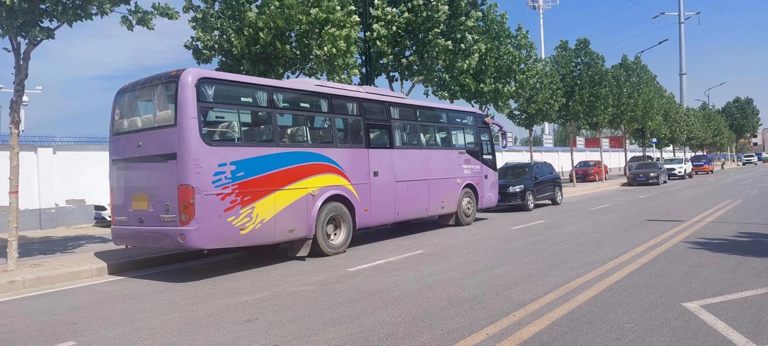 2014 سنة 45 مقعدًا تستخدم حافلات Yutong ZK6102D Coach Bus محرك أمامي ببابين LHD ديزل