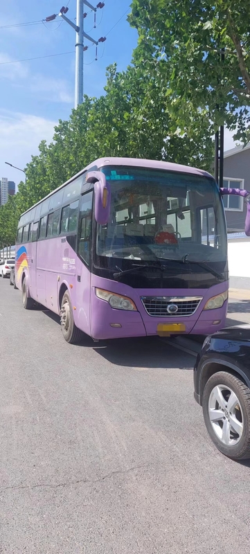 2014 سنة 45 مقعدًا تستخدم حافلات Yutong ZK6102D Coach Bus محرك أمامي ببابين LHD ديزل
