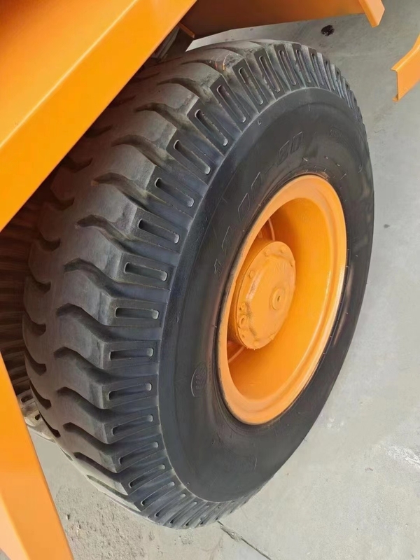 LHD 15 متر مكعب خزان المياه شاحنة الرش 290hp محرك كامل 4X4 قبالة الطريق رش المياه