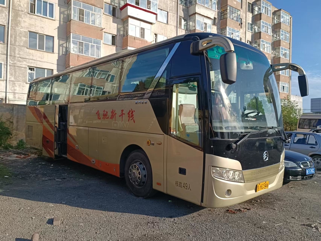 2014 سنة 49 مقعدًا تستخدم Golden Dragon Bus XML6113 Coach LHD في حالة جيدة