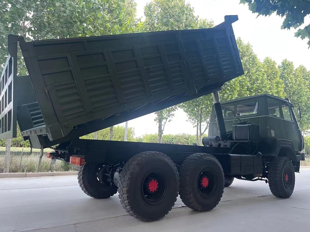 تستخدم 310hp قوية وقود الديزل الكامل محرك قلابة مع 3 أقفال تفاضلية 6 × 6 شاحنة قلابة