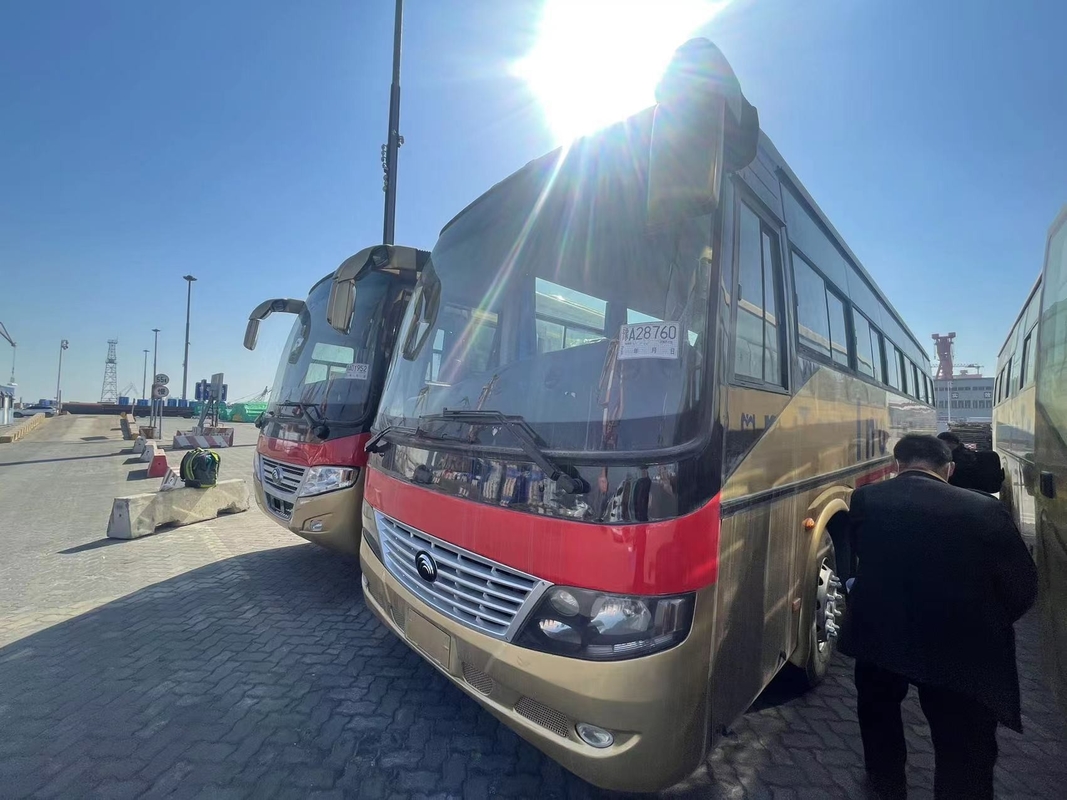 تستخدم الحافلة السياحية محرك أمامي Yutong 53-65seats محرك اليد اليمنى Yuchai ZK6116D