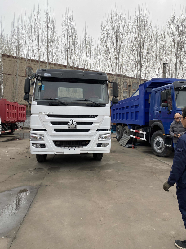 شاحنة جرار Sinotruck Howo الثقيلة المستخدمة مع محرك Weichai 371HP الطلاء الجديد