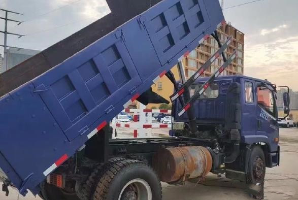 فوتون فورلاند 4 × 2 شاحنة قلابة صغيرة قلابة بسعة 8 طن للبيع