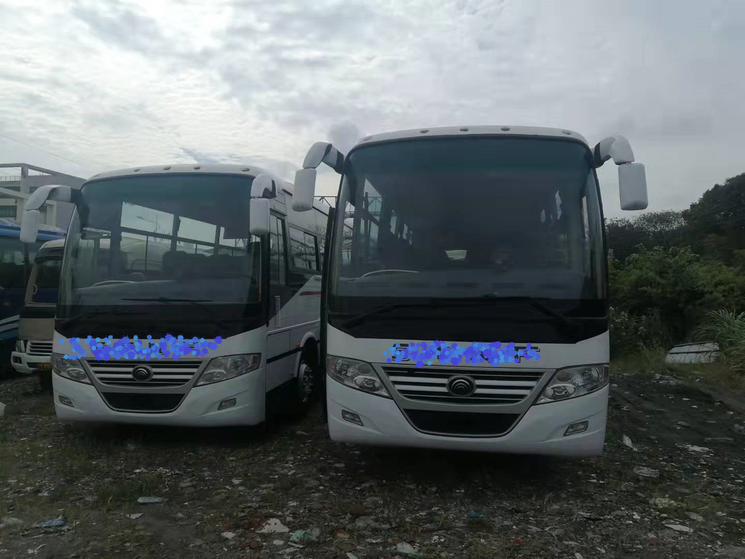 RHD / LHD حافلة سياحية مستعملة 2 + 3 مقاعد 60 مقعدًا مع لوحة ممتص الصدمات تعليق زنبركي Yutong ZK6112D