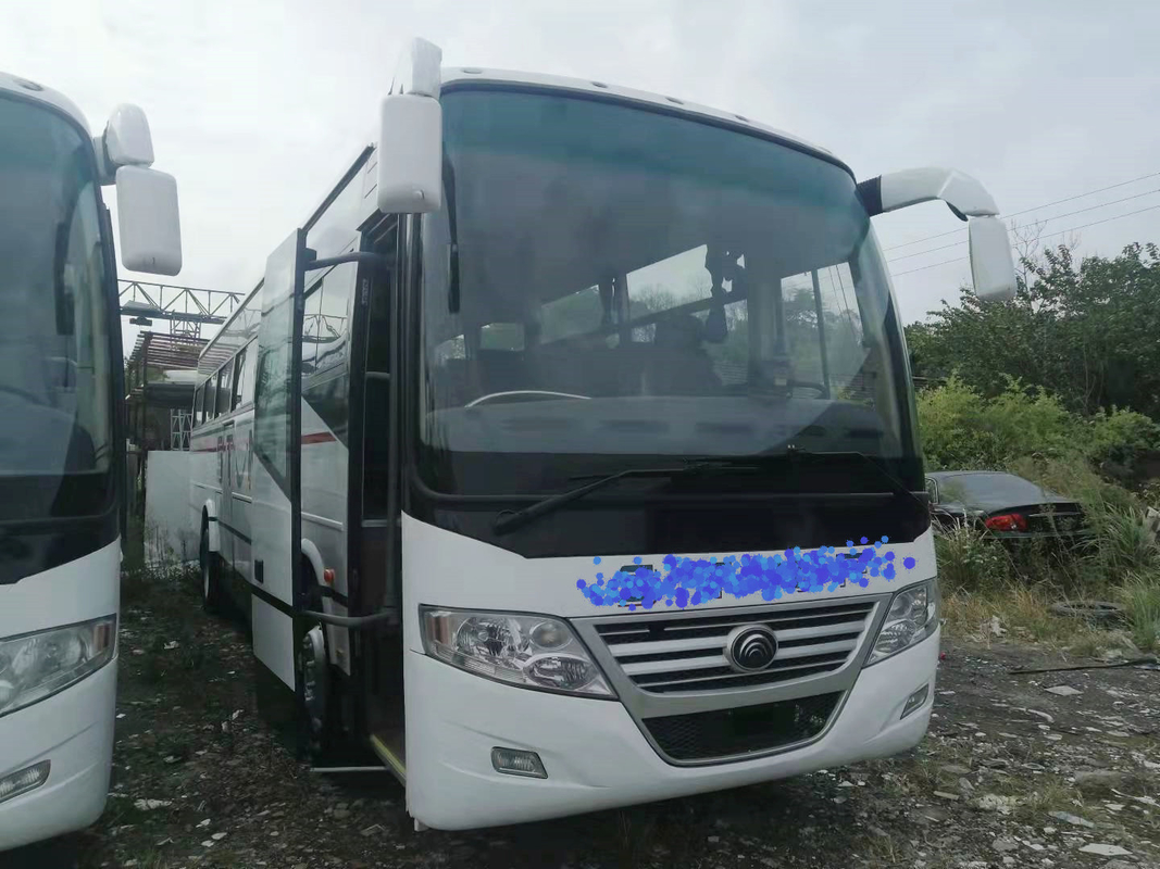 RHD / LHD حافلة سياحية مستعملة 2 + 3 مقاعد 60 مقعدًا مع لوحة ممتص الصدمات تعليق زنبركي Yutong ZK6112D