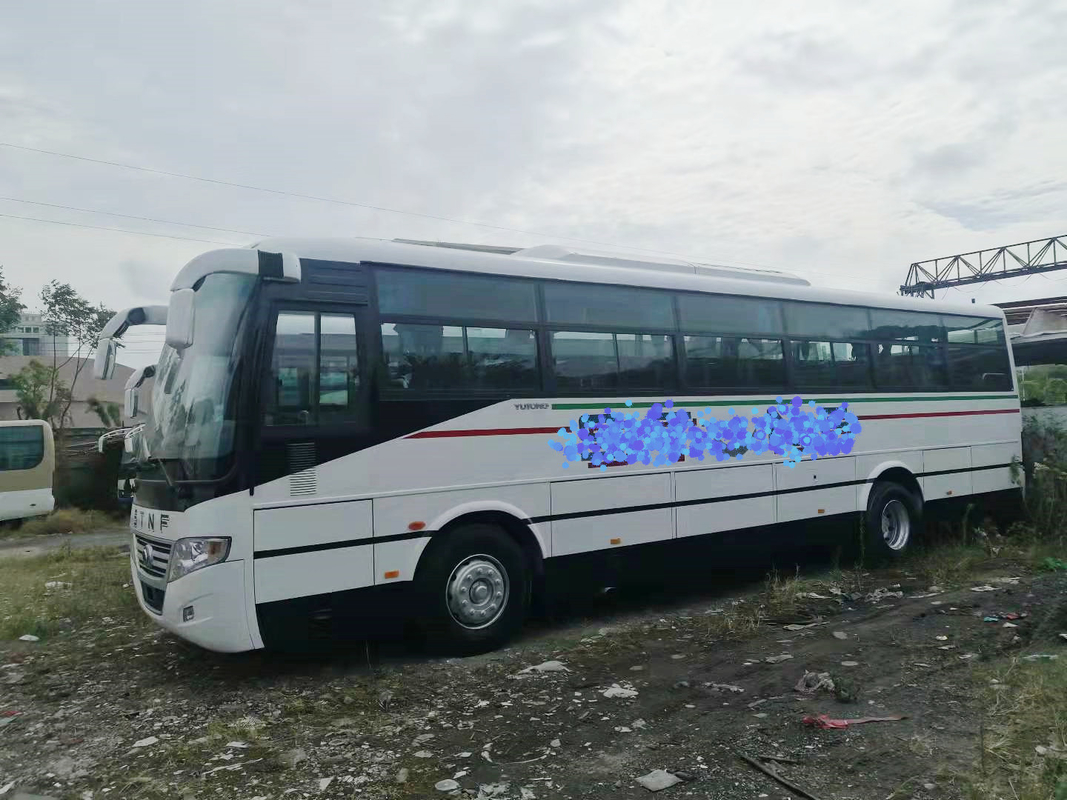 RHD / LHD حافلة سياحية مستعملة 2 + 3 مقاعد 60 مقعدًا مع لوحة ممتص الصدمات تعليق زنبركي Yutong ZK6112D