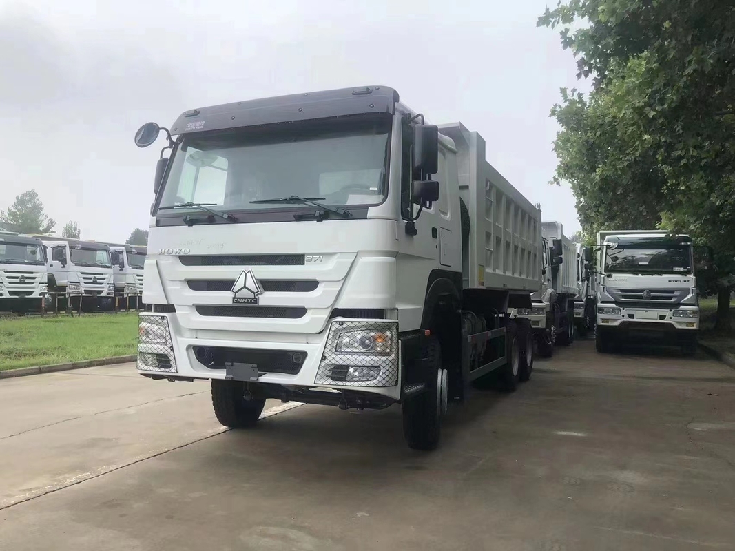 371 / 375hp مستعملة تفريغ شاحنة قلابة التوجيه الأيسر في المخزون Euro II WD615.47 Engine