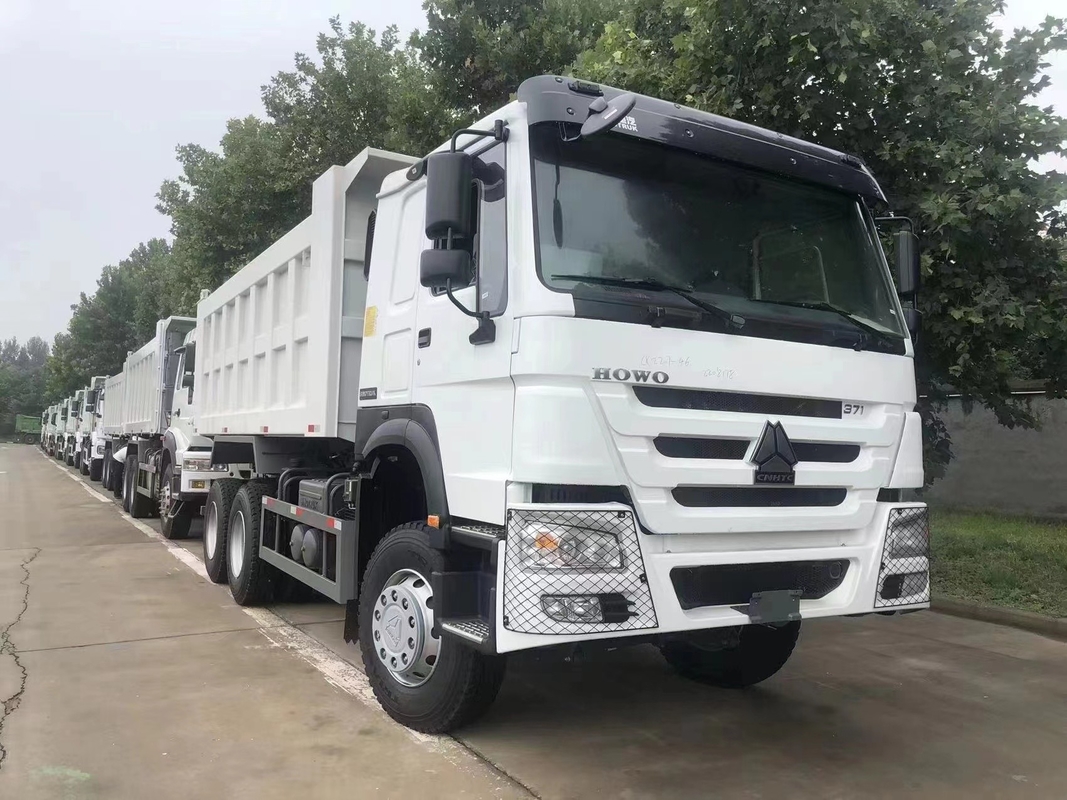 371 / 375hp مستعملة تفريغ شاحنة قلابة التوجيه الأيسر في المخزون Euro II WD615.47 Engine