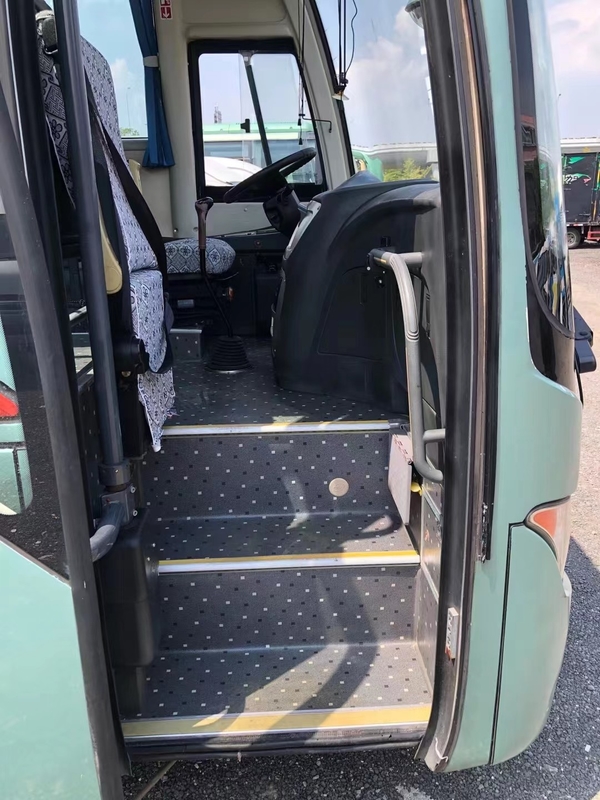 35 مقعدًا تستخدم Kinglong XMQ6802 Bus LHD Steering للنقل في حالة جيدة