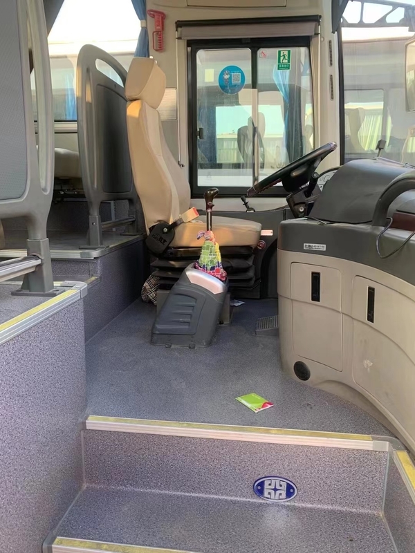2014 سنة 50 مقاعد تستخدم ZHONGTONG Coach Bus LCK6125 مع مكيف الهواء للتنقل